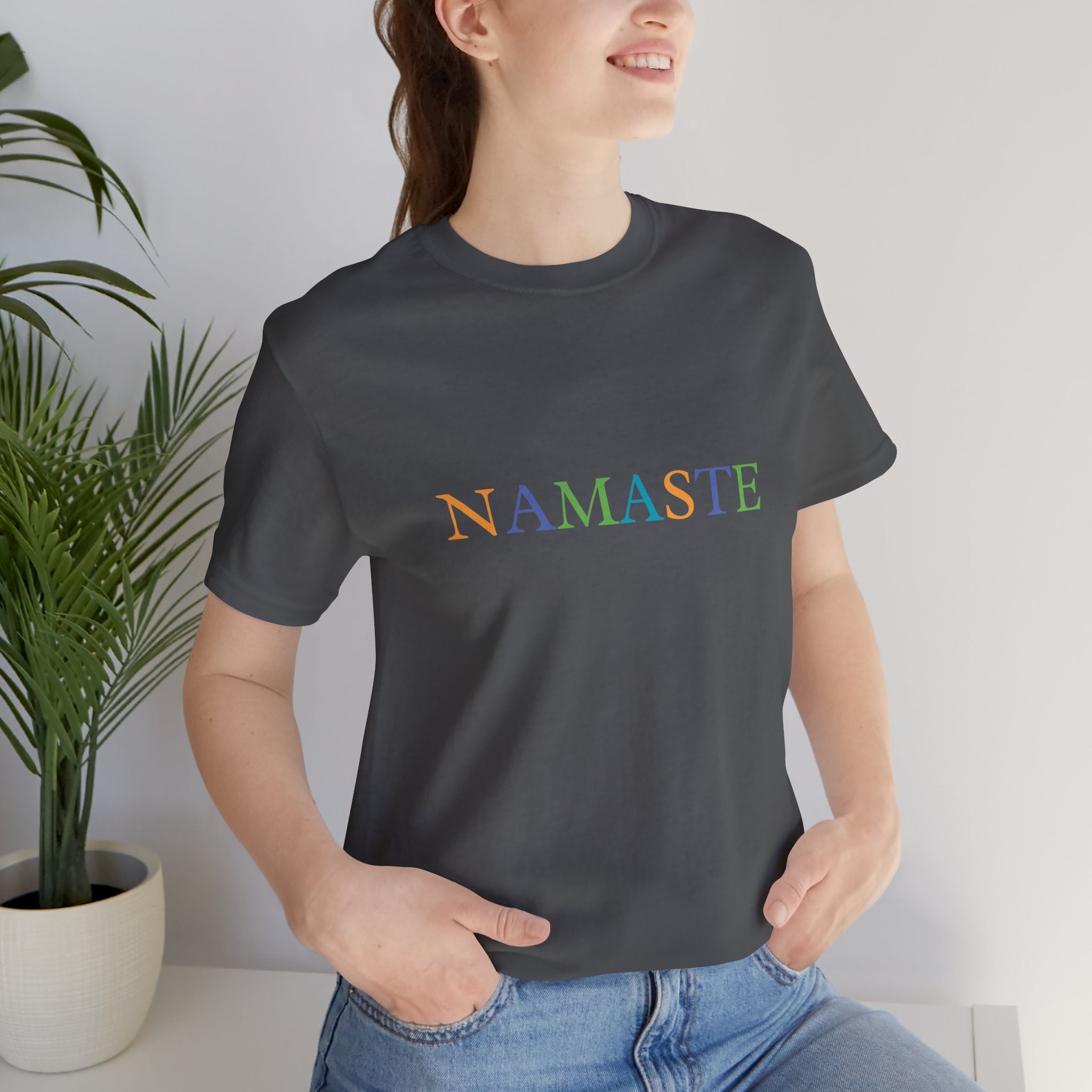 Tramunquiero NAMASTE unisex μπλουζάκι με στρογγυλή λαιμόκοψη